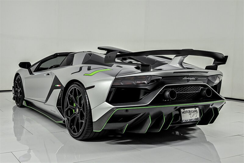Used 2020 Lamborghini Aventador SVJ AWD/4WD image 26