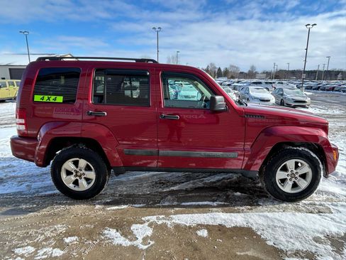 Used 2011 Jeep Liberty Sport w/ Popular Equipment Group image 4
