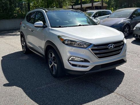 Used 2016 Hyundai Tucson Limited w/ Option Group 03 FWD image 7
