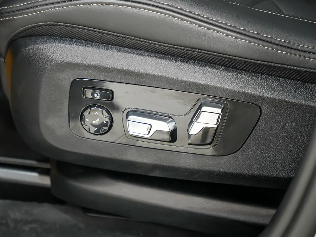 Used 2025 BMW X6 xDrive40i w/ Climate Comfort Package AWD/4WD image 23
