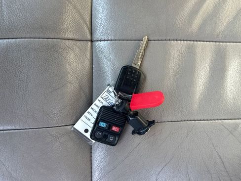 Used 2010 Mercury Grand Marquis LS image 29