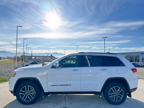 Used 2022 Jeep Grand Cherokee Limited image 6