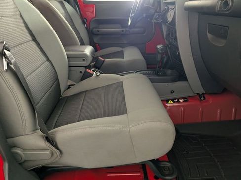 Used 2010 Jeep Wrangler Unlimited Rubicon w/ Dual Top Group image 22