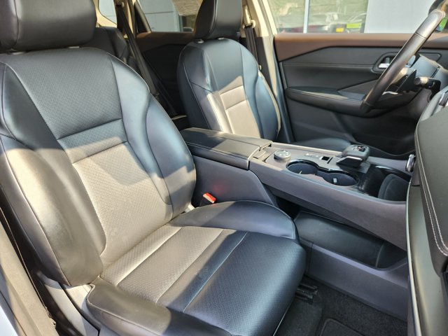 Certified 2023 Nissan Rogue SV w/ SV Premium B Package AWD/4WD image 14