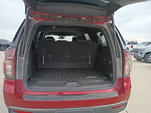 Used 2021 Chevrolet Suburban RST image 4