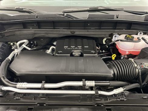 Certified 2025 GMC Sierra 1500 SLE w/ Preferred Package image 33