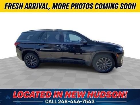 Used 2023 Chevrolet Traverse RS image 3