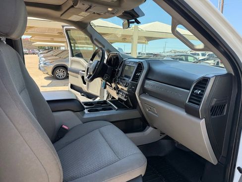 Used 2021 Ford F250 XLT w/ XLT Premium Package AWD/4WD image 17