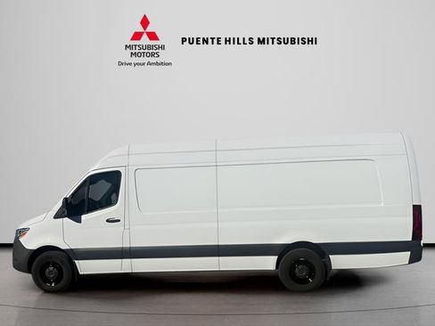 Used 2023 Mercedes-Benz Sprinter 2500 w/ Acoustic Package image 8