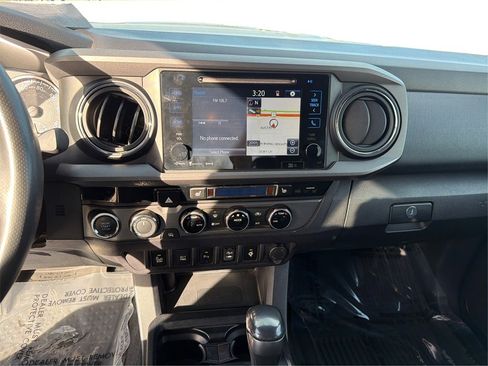 Used 2017 Toyota Tacoma TRD Sport image 17