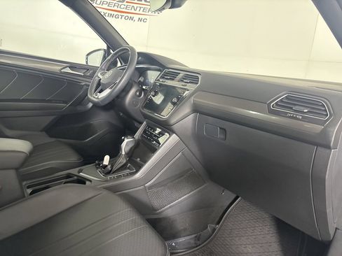Used 2023 Volkswagen Tiguan SE R-Line FWD image 32