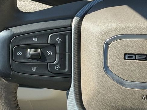 Used 2021 GMC Yukon Denali w/ Denali Premium Package RWD image 12