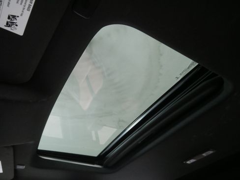 Used 2021 Chevrolet Silverado 1500 High Country w/ Technology Package image 31