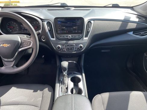 Used 2024 Chevrolet Malibu LT image 11