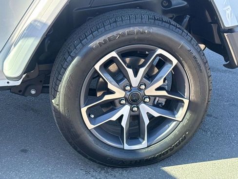 Used 2024 Jeep Wrangler Unlimited image 38