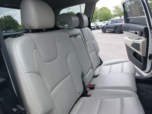 Used 2020 Kia Telluride S w/ S 8 Passenger Seating Package FWD image 11