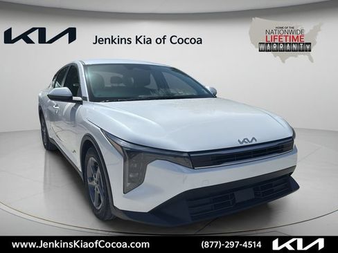 New 2026 Kia K4 FWD image 2