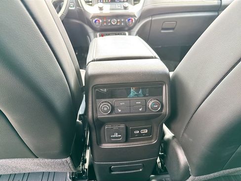 Used 2023 GMC Acadia SLT w/ Elevation Edition image 22