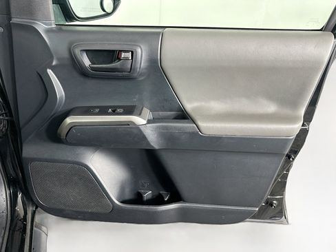 Used 2018 Toyota Tacoma SR5 image 30