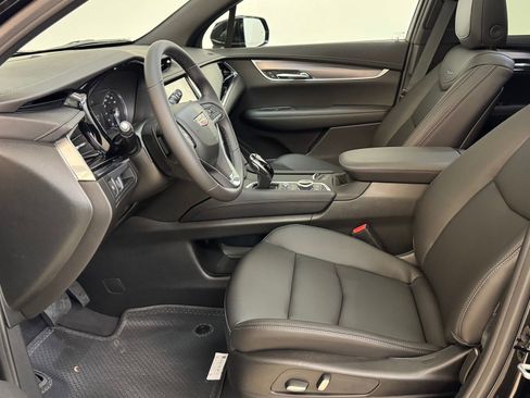 New 2025 Cadillac XT6 Luxury image 33