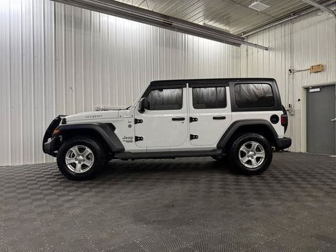 Used 2019 Jeep Wrangler Unlimited Sport S AWD/4WD image 2
