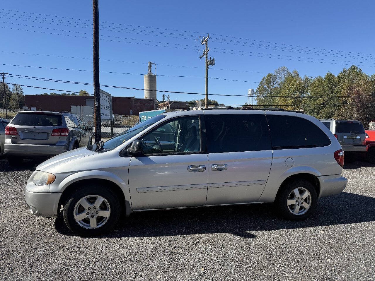 Used 2006 Dodge Grand Caravan SXT FWD image 2