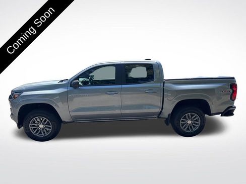 Used 2024 Chevrolet Colorado LT w/ LT Convenience Package II AWD/4WD image 4