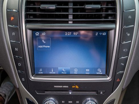 Used 2020 Lincoln Nautilus Reserve FWD image 21