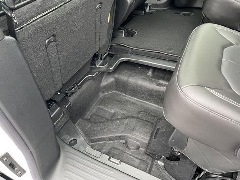 New 2026 Chrysler Pacifica Select image 52