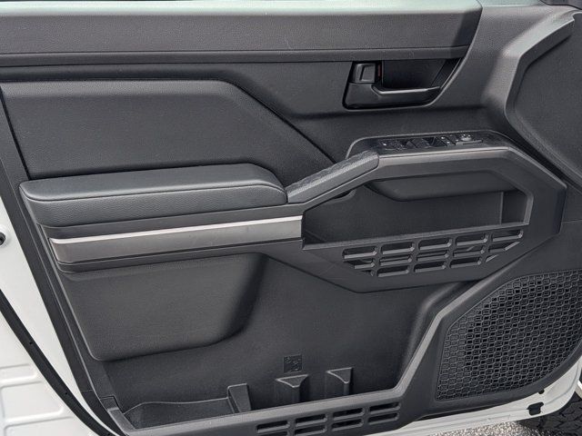Used 2025 Toyota Tacoma SR5 AWD/4WD image 10
