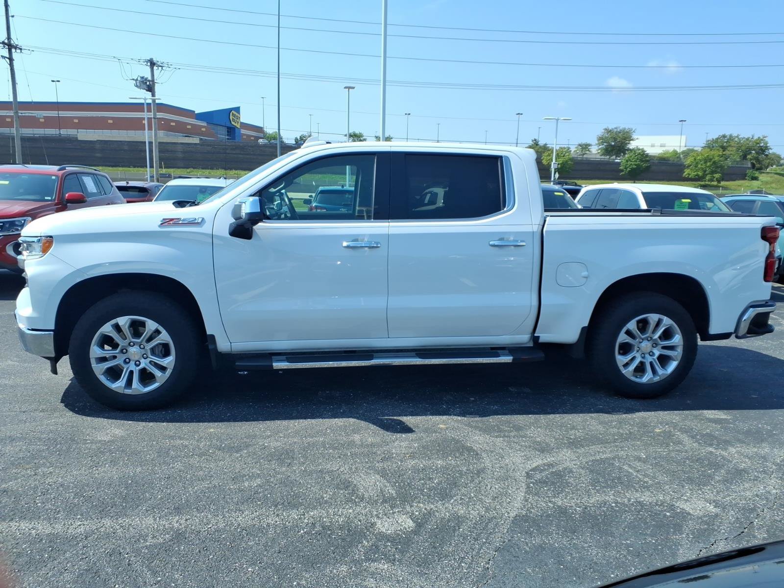 Used 2025 Chevrolet Silverado 1500 LTZ w/ Z71 Off-Road Package AWD/4WD image 4