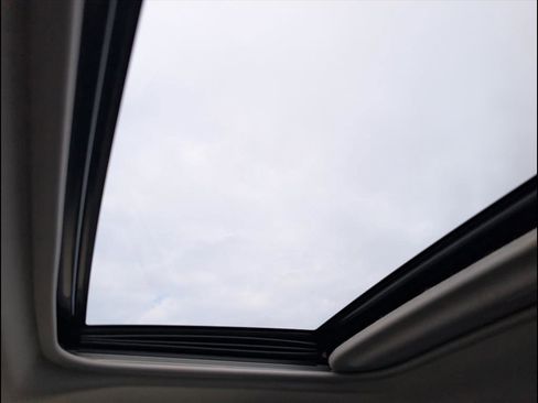 Used 2020 Toyota RAV4 Limited image 24