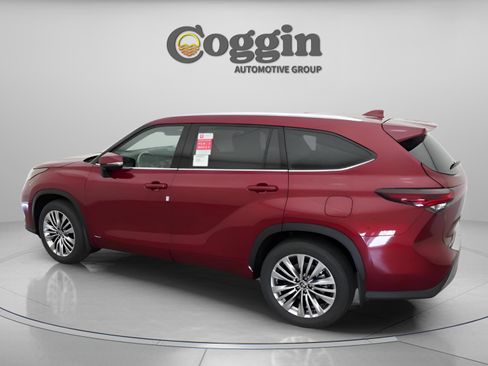 New 2026 Toyota Highlander Platinum AWD/4WD image 8