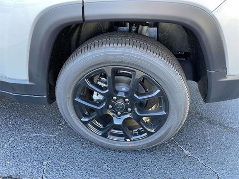 New 2026 Jeep Compass Latitude image 37