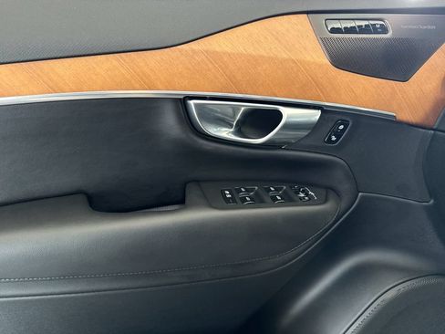 Certified 2023 Volvo XC90 T8 Plus AWD/4WD image 10