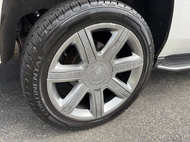 Used 2019 Cadillac Escalade Luxury AWD/4WD image 7
