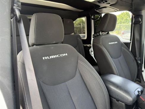 Used 2017 Jeep Wrangler Unlimited Rubicon w/ Connectivity Group AWD/4WD image 29