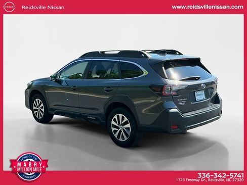 Used 2023 Subaru Outback Premium AWD/4WD image 4