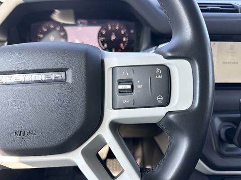 Used 2020 Land Rover Defender 110 image 18