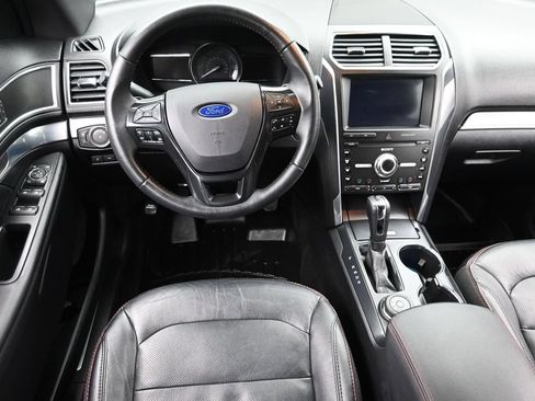 Used 2019 Ford Explorer Sport w/ Equipment Group 401A AWD/4WD image 14