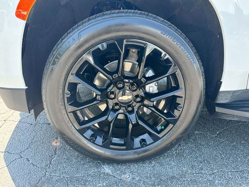 Used 2024 Chevrolet Suburban RST w/ Luxury Package AWD/4WD image 12