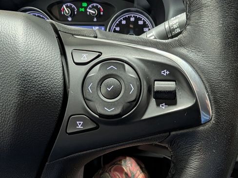 Used 2020 Buick Enclave Premium w/ Sun and Sites Package image 24