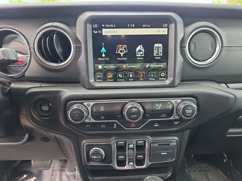 Used 2023 Jeep Wrangler Unlimited Sahara AWD/4WD image 18