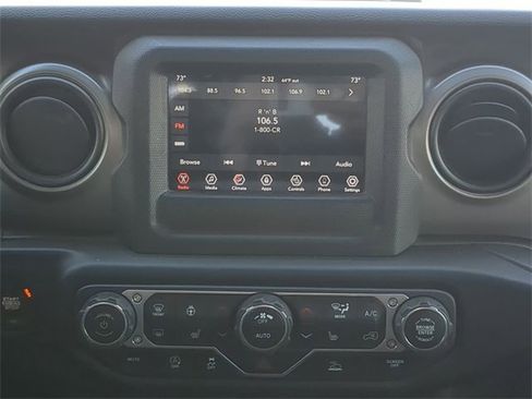 Used 2021 Jeep Gladiator Sport image 16