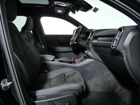 Used 2023 Volvo XC40 Recharge Plus AWD/4WD image 8
