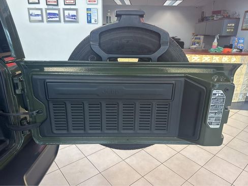 Used 2021 Jeep Wrangler Unlimited Sahara w/ Uconnect 4C Nav & Sound Group image 34