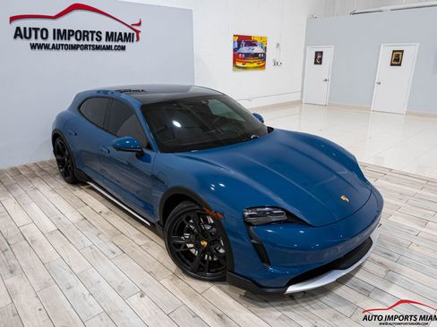 Used 2022 Porsche Taycan 4 Cross Turismo image 26