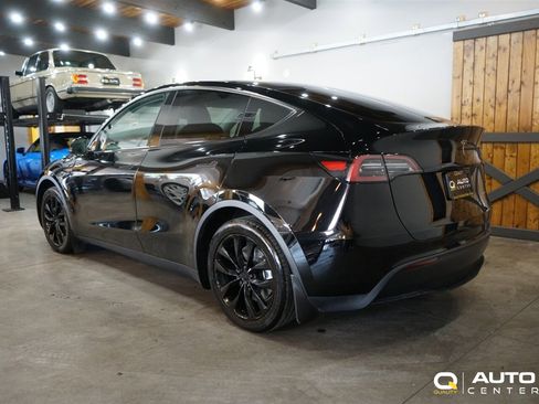 Used 2023 Tesla Model Y Long Range AWD/4WD image 7