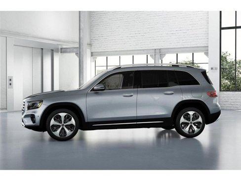 Used 2025 Mercedes-Benz GLB 250 image 34