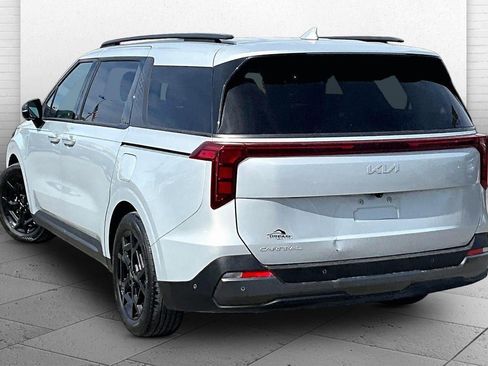Used 2025 Kia Carnival SX w/ SX Dark Edition Package image 9